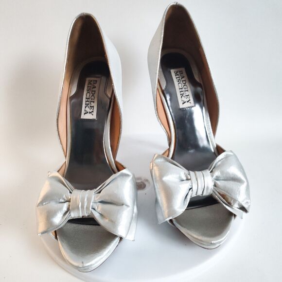 Badgely Mischka D'Orsay Formal Silver Leather Sole Open Toe Bow Heels 6.5 Pumps - Picture 6 of 10